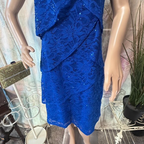 📌Ronni Nicole Lace Unique Layered Evening Dress Perfect For Any Formal Occasion - Picture 4 of 16